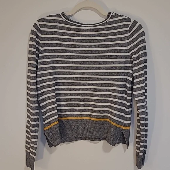 Sweater - Picture 3 of 3